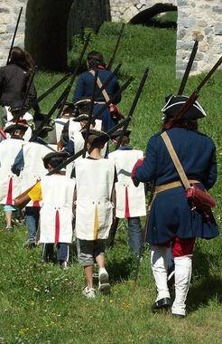 Les enfants a l'assaut du fort des tetes !