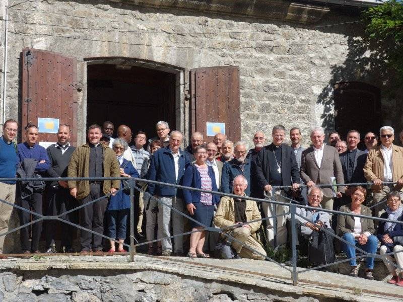 Les prêtres et diacres du Diocèse à Briançon