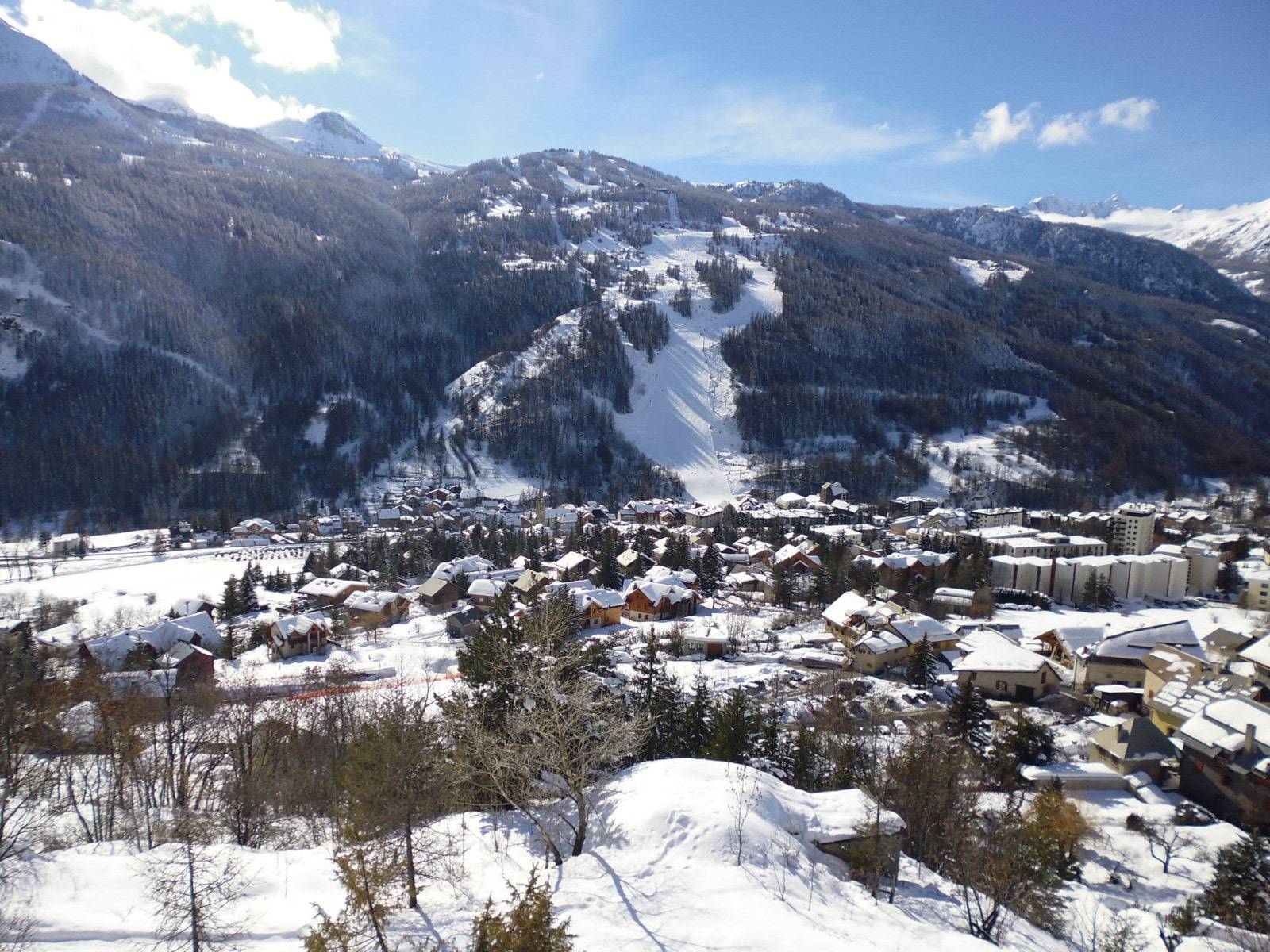 Forfaits Serre Chevalier - Tarifs, bons plans et réductions sur les forfaits de ski de Serre Chevalier - www.skiinfo.fr