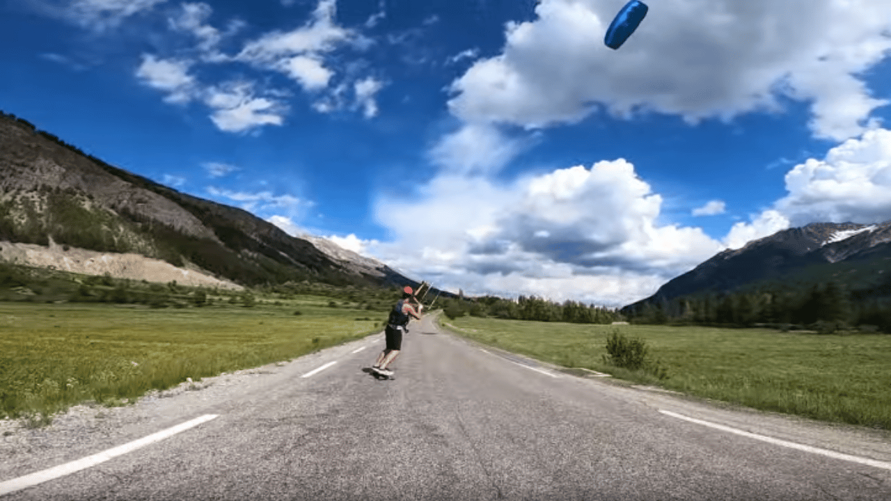 Du kite-skate dans la vallée de Serre Chevalier ! - alpesdusud.alpes1.com 15