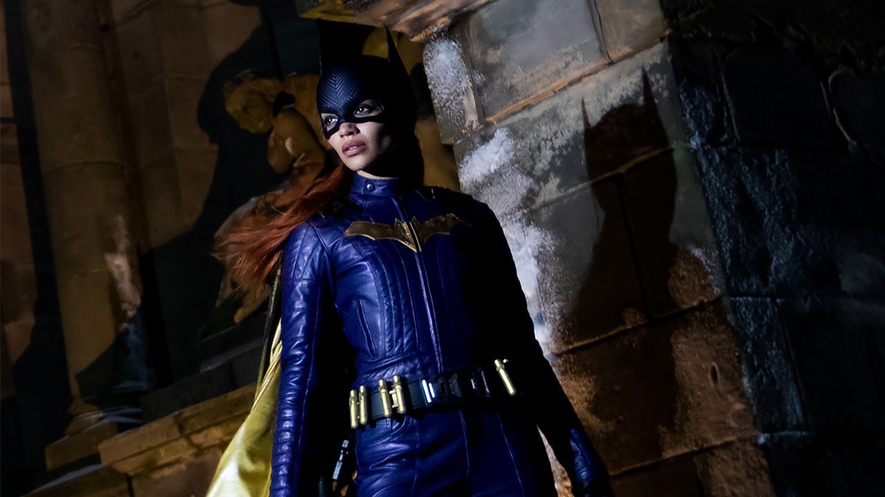 Leslie Grace partage le premier aperçu du costume de "Batgirl" du prochain film 1