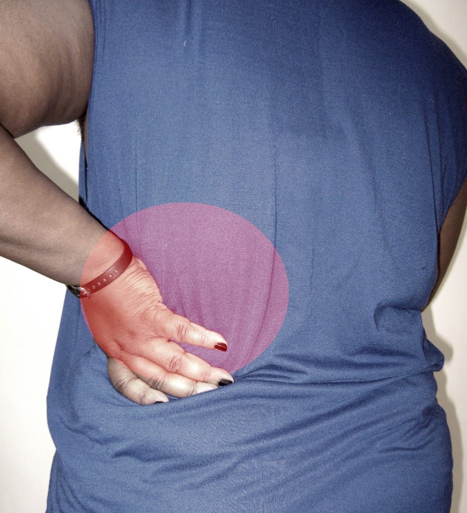 Douleur dans le côté droit de la poitrine : quelle pourrait être la cause ? 1